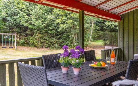 Arleta - 2Km from the Sea: Tag, Hus, Land Lot, Hjem, Sommerhus, Estate, Garden Bygninger, Skygge, Bjælkehytte, Landscaping