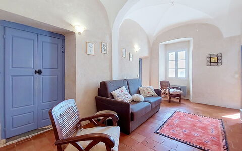 Casa Memmi Mouriès: Gulvbelægning, Møbel, Indretning, Loft, Etage, Værelse, Stol, Stue, Bejdse