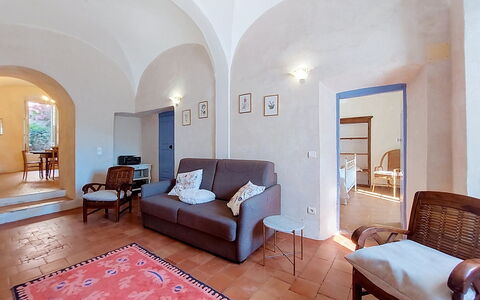 Casa Memmi Mouriès: Møbel, Gulvbelægning, Indretning, Loft, Etage, Værelse, Belysning, Stol, Stue, Stueplante