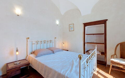 Casa Memmi Mouriès: Indretning, Væg, Gulvbelægning, Etage, Loft, Møbel, Værelse, Soveværelse, Seng, Belysning