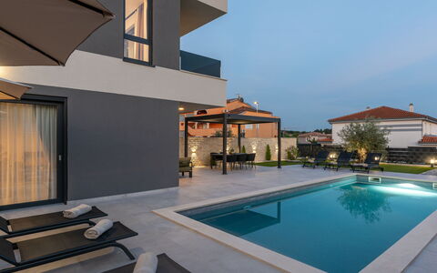 Villa Angelus: Lejlighed, Ejerlejlighed, Blandet Brug, Hotel, Altan