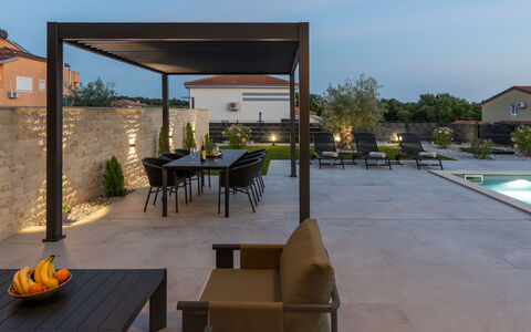 Villa Angelus: Lejlighed, Ejerlejlighed, Blandet Brug, Hotel, Altan