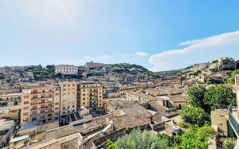 Tra Cielo e Pietra: Lejlighed, Ejerlejlighed, Blandet Brug, Hotel, Altan