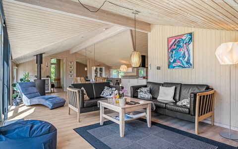 Esalina - 800M from the Sea: Træ, Møbel, Indretning, Hjem, Stue, Trægulve, Gulvbelægning, Loft, Couch, Etage