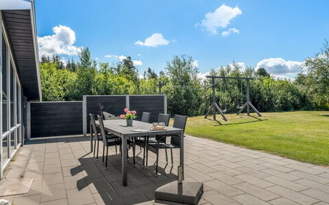 Esalina - 800M from the Sea: Udendørs Møbler, Møbel, Stol, Skygge, Have, Udendørs Bord, Dæk, Landscaping, Hårdttræ, Gårdhave
