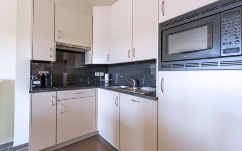 Residentie Casa Nova: Countertop, Indretning, Køkken, Gulvbelægning, Cabinetry, Større Bandage, Etage, Køkken Apparat, Værelse, Håndvask