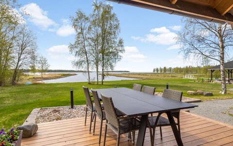 Villa Praava a: Træ, Land Lot, Udendørs Møbler, Udendørs Bord, Hårdttræ, Trægulve, Dæk, Stol, Have