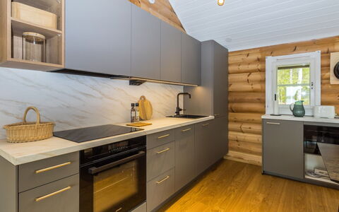 Villa Praava B: Gulvbelægning, Træ, Countertop, Indretning, Køkken, Cabinetry, Møbel, Køkken Apparat, Etage, Trægulve