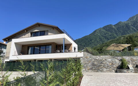 Aura: Hjem, Bjergkæde, Hill Station, Hældning, Kam, Altan, Bjerglandsby, Villa, Eco Hotel