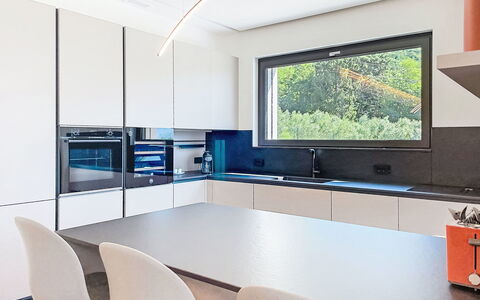 Aura: Indretning, Møbel, Køkken, Gulvbelægning, Træ, Countertop, Loft, Hjem, Belysning, Køkken Apparat