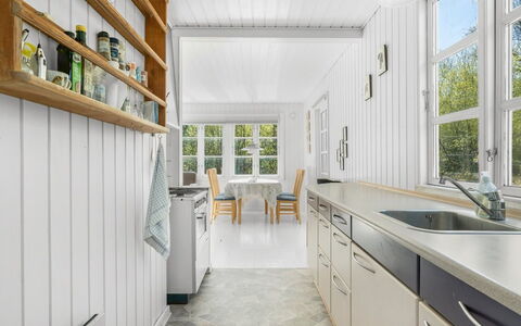 Inan - 800M from the Sea: Gulvbelægning, Træ, Køkken, Indretning, Etage, Loft, Hjem, Countertop, Trægulve, Cabinetry
