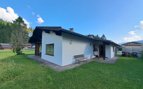 Achenkirch 622: Bygning, Græs, Hus, Tag, Hjem, Sommerhus, Arkitektur, Boligområde, Landdistrikt, Land Lot
