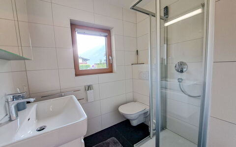 Achenkirch 622: Gulvbelægning, Indretning, Etage, Sanitærarmatur, Badeværelsesvask, Loft, Værelse, Badeværelse, Håndvask, Vvs