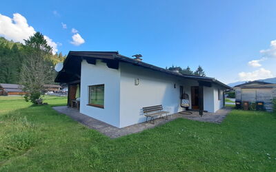 Achenkirch 622: Bygning, Græs, Hus, Tag, Hjem, Sommerhus, Arkitektur, Boligområde, Landdistrikt, Land Lot