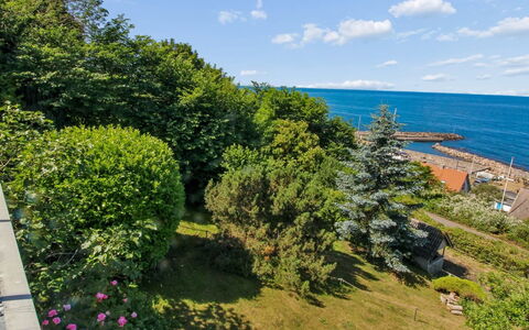 Görel - 250M from the Sea: Blå, Sky, Horisont, Hav, Busk, Ocean, Coastal Og Oceaniske Landskabsformer, Kyst, Tropics, Landscaping