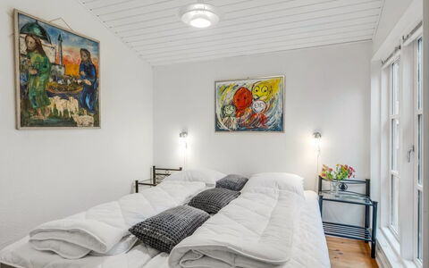 Unto - 6Km from the Sea: Indretning, Soveværelse, Loft, Seng, Etage, Gulvbelægning, Sengetøj, Sengetøj, Hjem, Møbel