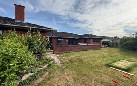 Alette - 400M from the Sea: Græs, Hus, Tag, Hjem, Boligområde, Busk, Sommerhus, Land Lot, Landdistrikt, Estate