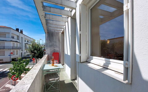 Metadier: Lejlighed, Altan, Beton, Dagslys, Maling, Gips, Aluminium