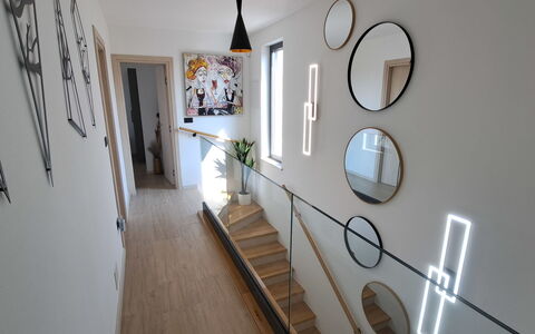Val: Indretning, Møbel, Træ, Gulvbelægning, Loft, Etage, Værelse, Belysning, Lejlighed, Bord