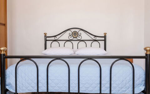 Vela Latina: Indretning, Møbel, Træ, Gulvbelægning, Loft, Etage, Værelse, Belysning, Lejlighed, Bord
