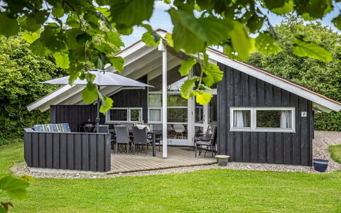 Ljubinko - 300M from the Sea: Hjem, Hus, Sommerhus, Tag, Veranda, Dør, Sidespor, Skygge, Garden Bygninger, Estate