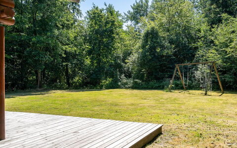 Unelma - from the Sea: Træ, Land Lot, Skygge, Have, Sollys, Hårdttræ, Backyard, Vedplante, Landscaping, Lawn