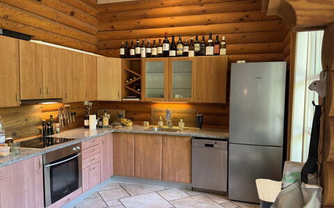 Unelma - from the Sea: Køkken, Møbel, Countertop, Køkken Apparat, Gulvbelægning, Cabinetry, Større Bandage, Indretning, Træ, Etage