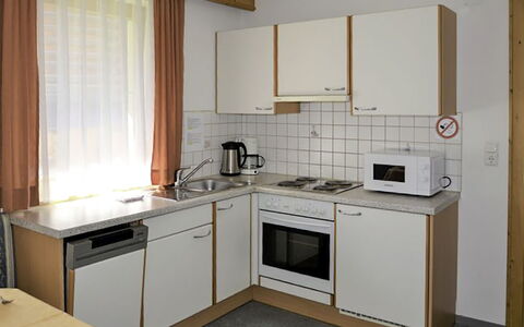 Kappl 327: Møbel, Indretning, Træ, Gulvbelægning, Værelse, Etage, Køkken, Belysning, Gardin, Stol