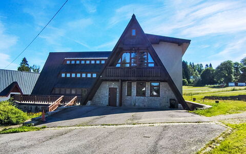 Arnika: Blå, Boligområde, Lejlighed, Ejerlejlighed, Udvej, Altan, Estate, Lawn, Svømmepøl, Hotel