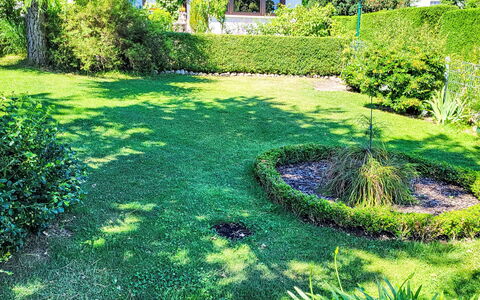 Flecken Zechlin: Blå, Boligområde, Lejlighed, Ejerlejlighed, Udvej, Altan, Estate, Lawn, Svømmepøl, Hotel