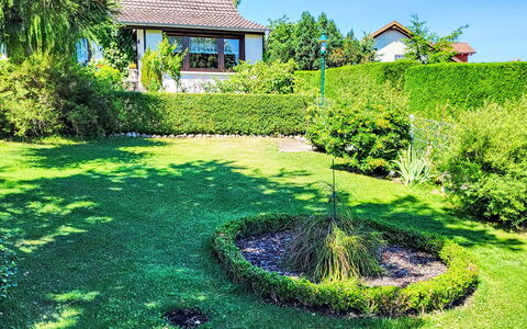 Flecken Zechlin: Blå, Boligområde, Lejlighed, Ejerlejlighed, Udvej, Altan, Estate, Lawn, Svømmepøl, Hotel