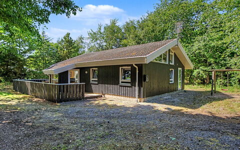 Solfrid - 230M from the Sea: Blå, Boligområde, Lejlighed, Ejerlejlighed, Udvej, Altan, Estate, Lawn, Svømmepøl, Hotel