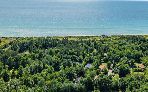 Solfrid - 230M from the Sea: Blå, Boligområde, Lejlighed, Ejerlejlighed, Udvej, Altan, Estate, Lawn, Svømmepøl, Hotel