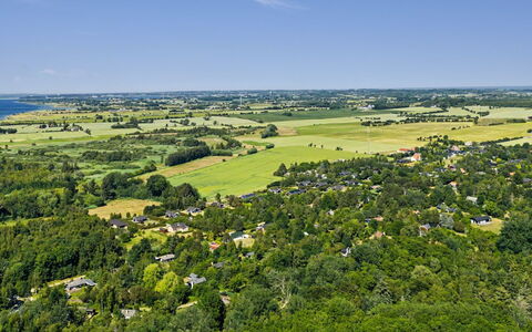Solfrid - 230M from the Sea: Blå, Boligområde, Lejlighed, Ejerlejlighed, Udvej, Altan, Estate, Lawn, Svømmepøl, Hotel