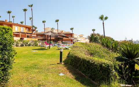 Urbanización Bermuda Beach: Blå, Boligområde, Lejlighed, Ejerlejlighed, Udvej, Altan, Estate, Lawn, Svømmepøl, Hotel