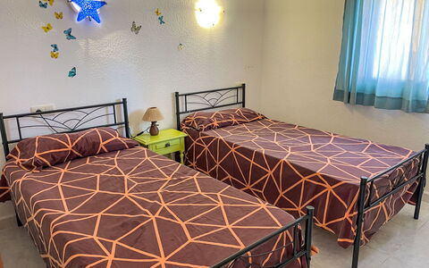 Vista Mar: Seng, Soveværelse, Sengetøj, Sengetøj, Møbel, Etage, Gulvbelægning, Indretning, Sengetøj, Bed Frame