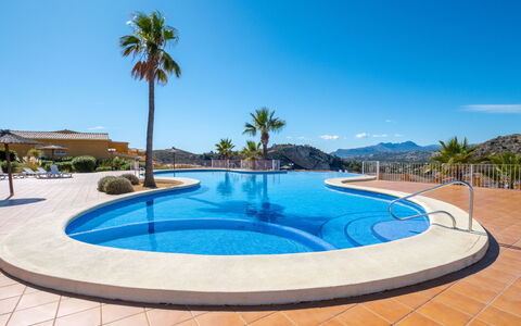 Montecala: Bjergkæde, Altan, Bjerglandsby