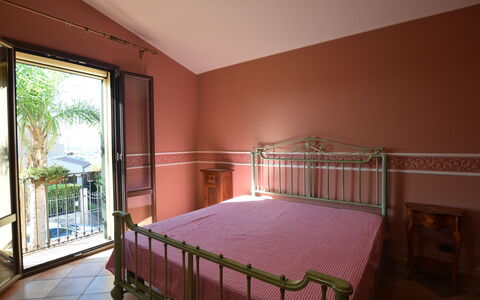 La Villa di Giusy: Møbel, Indretning, Soveværelse, Etage, Seng, Hjem, Værelse, Bed Frame, Sengetøj, Sengetøj