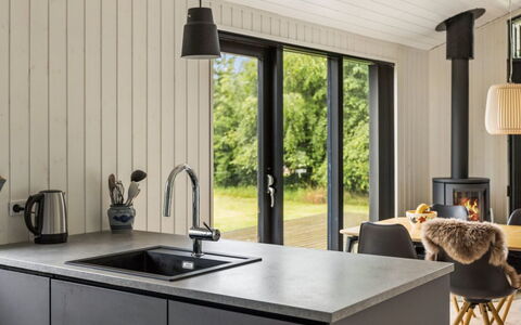 Pertti - 750M from the Sea: Træ, Countertop, Køkken, Gulvbelægning, Møbel, Indretning, Etage, Trægulve, Køkken Apparat, Hjem