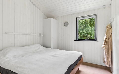 Pertti - 750M from the Sea: Træ, Gulvbelægning, Soveværelse, Etage, Loft, Seng, Indretning, Trægulve, Sengetøj, Bed Frame