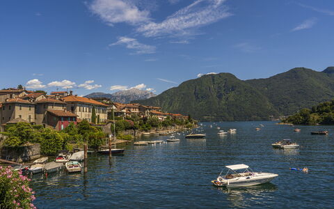 Next Comacina, Lago di Como: Vand, Krop Af Vand, Bjergrige Landskabsformer, Båd, Bjerg, Vandfartøjer, Bakke, Bjergkæde, Coastal Og Oceaniske Landskabsformer, Highland