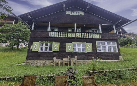 Grafenast: Bygning, Hus, Sommerhus, Hjem, Arkitektur, Landdistrikt, Tag, Sidespor, Veranda, Dør