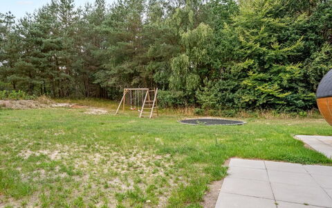 Adisl - 800M from the Sea: Have, Lawn, Landscaping, Parkere, Backyard, Gård, Evergreen, Lærk