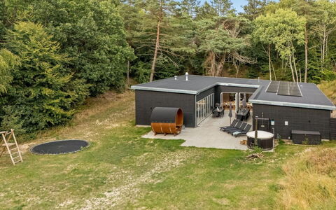 Adisl - 800M from the Sea: Land Lot, Hjem, Have, Sommerhus, Backyard, Lawn, Gård, Garden Bygninger, Landscaping, Estate