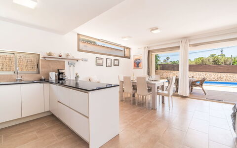 Garlanda: Gulvbelægning, Træ, Etage, Indretning, Hjem, Countertop, Køkken, Cabinetry, Lejlighed, Værelse