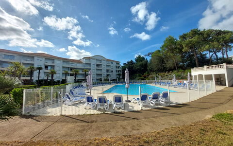Confort, Piscine et Plage: Svømmepøl, Udvej, Hotel, Ferieby