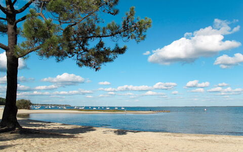 Les 3 Voiles: Blå, Himmel, Vand, Krop Af Vand, Naturligt Miljø, Strand, Kyst, Horisont, Coastal Og Oceaniske Landskabsformer, Sand