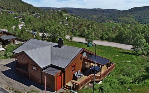 Bjørnbu: Træ, Hus, Tag, Sommerhus, Hjem, Landdistrikt, Landskab, Land Lot, Menneskelig Bosættelse, Hældning