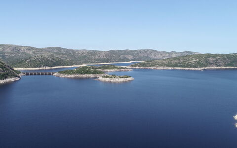 Bjørnbu: Vand, Vandressourcer, Krop Af Vand, Coastal Og Oceaniske Landskabsformer, Kyst, Headland, Sø, Hav, Bugt