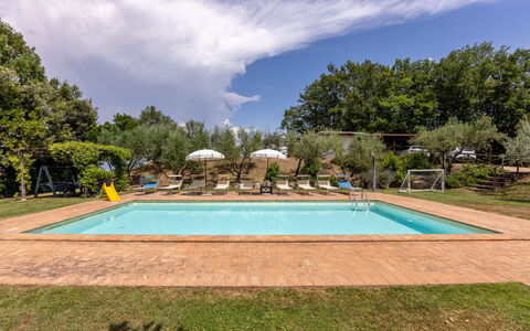 Villa Daluma, Private Pool in Todi: Svømmepøl, Estate, Have, Hacienda, Udvej, Skygge, Eco Hotel, Landscaping, Plantation, Villa